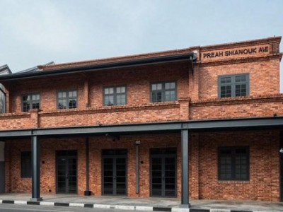 冷调工业风美妆店及奢华艺术超市的独特空间设计体验