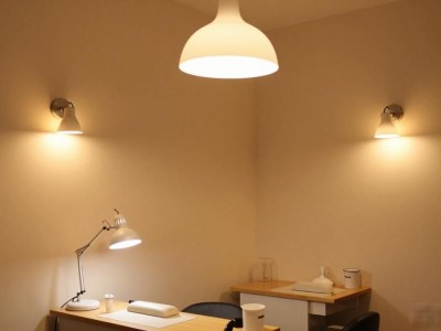 小型美甲店装修风格指南：简约实用，抓住年轻顾客的心